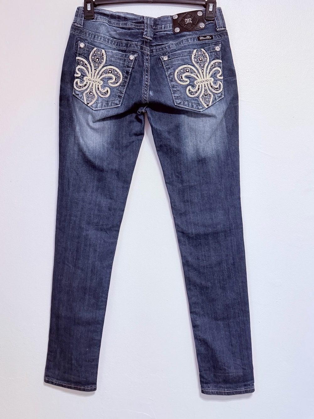 Miss Me Women's skinny Embellished Fleur-De-Lis Jeans Size 30